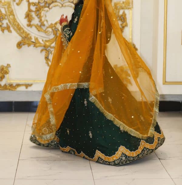 Mehndi Bridal Dress / Mehndi lehnga 1