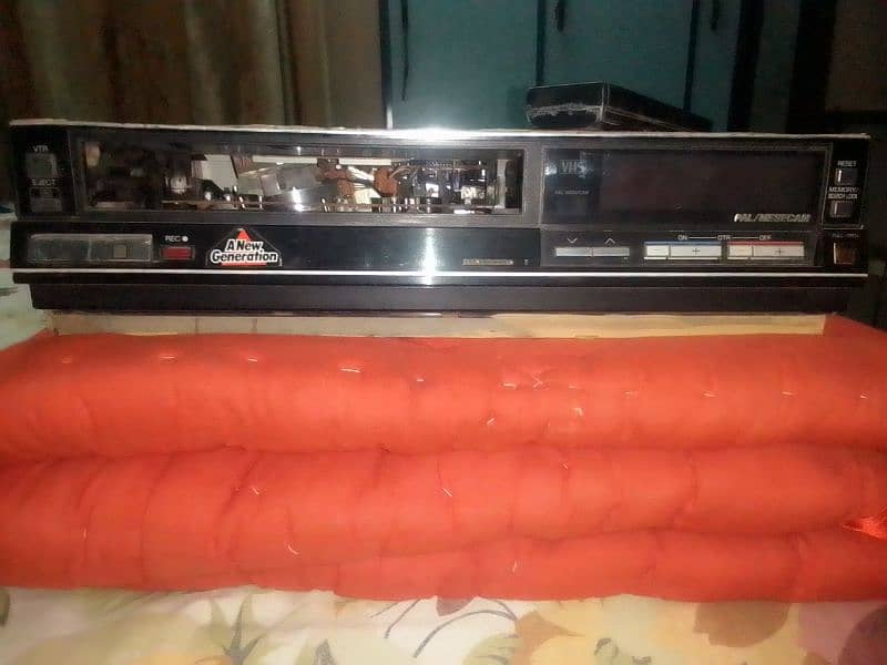 urgent sale very nice VCR national brand g10 2