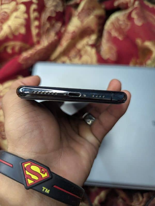 I phone 11pro max 256gb 81 battery  non pta jv nahi ha 3