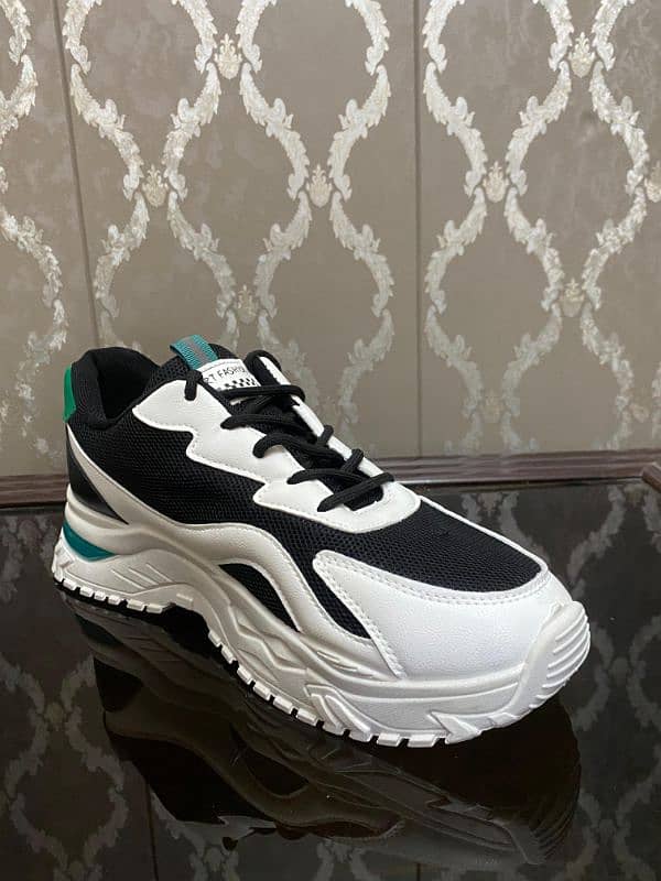 men sneakers in affordable prices with delivery all over Pakistan 5