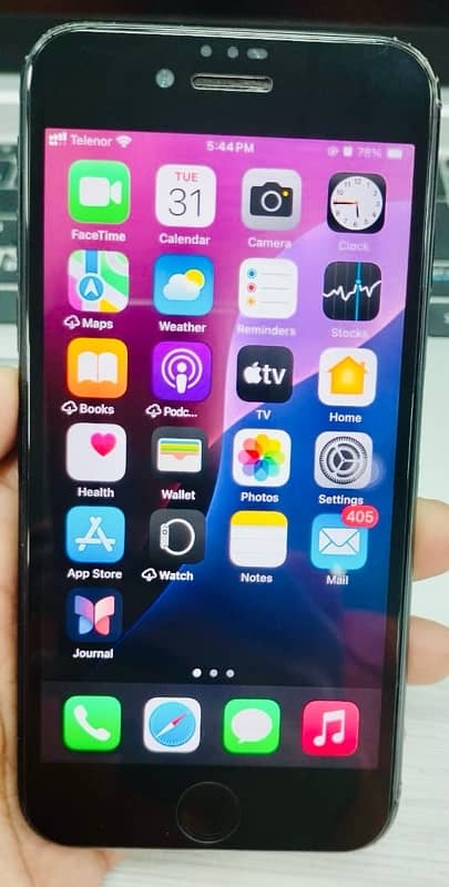 iPhone SE 2020 Dual PTA with box 128 GB  water pack original condition 0