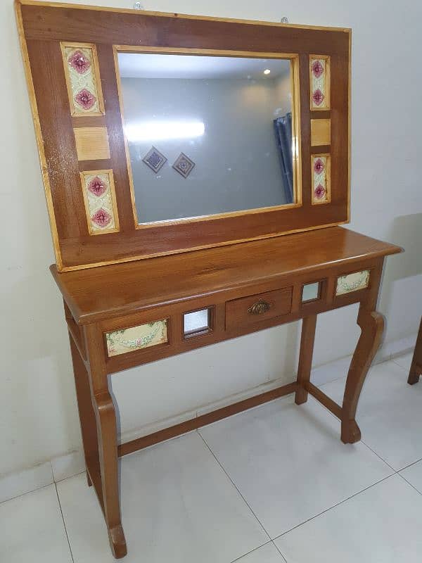 Console With Mirror 0