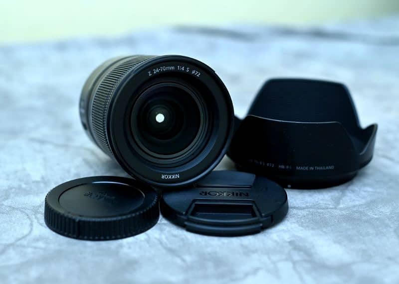 Nikon Nikkor Z 24-70mm f/4 S lens 1