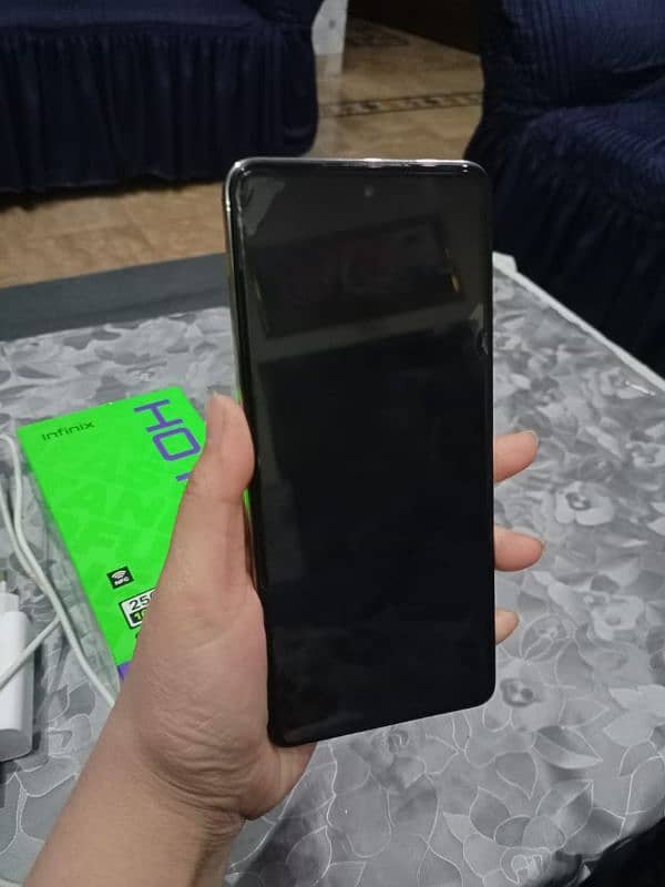 Infinix Hot 40 16/256 Lush Condition 2