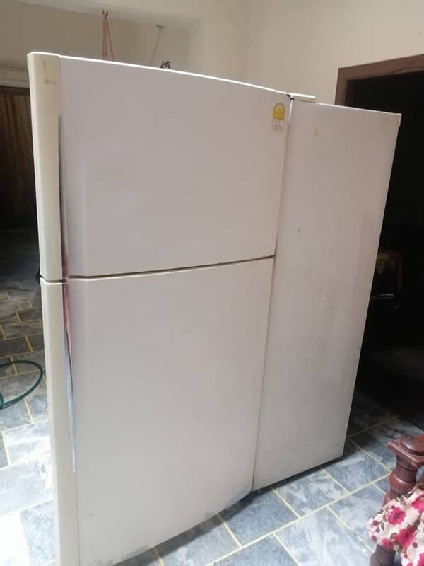 lg full size refrigerator 1