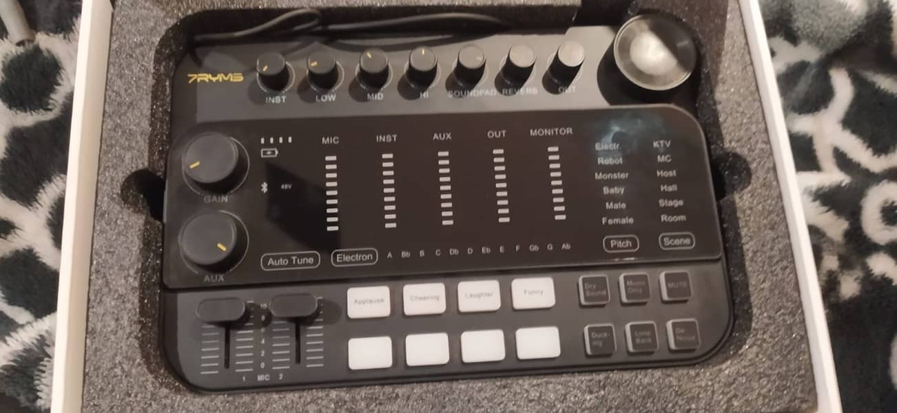 CASTER 7RYNS Audio Interface for PODCAST & Studio Setup 6