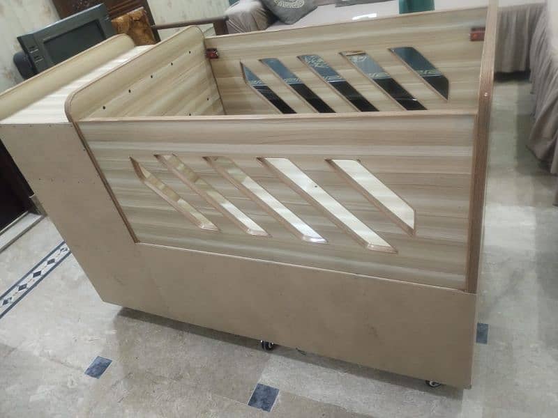 New condition baby cot with mattress 4