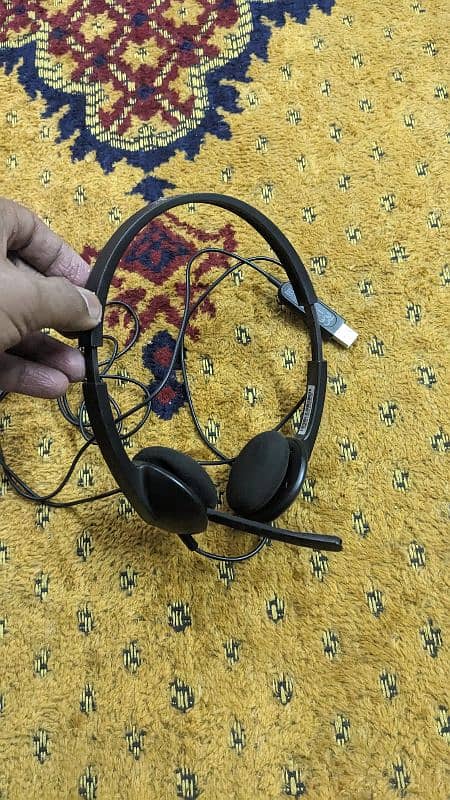 Logitech headphone for call centre 0