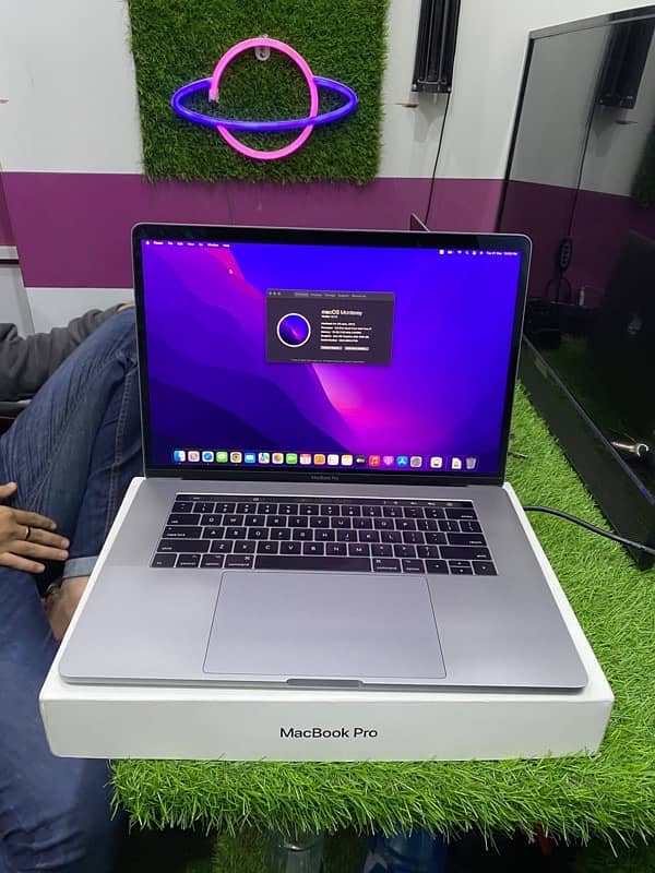 apple MacBook pro 2018 /- 03461809478 1