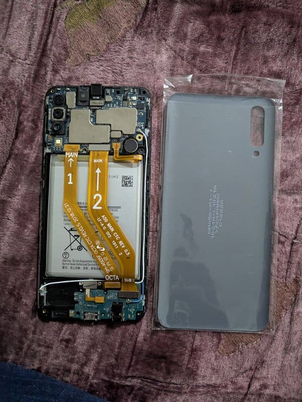 samsung a50 body. only motherboard dead or repair needed 0