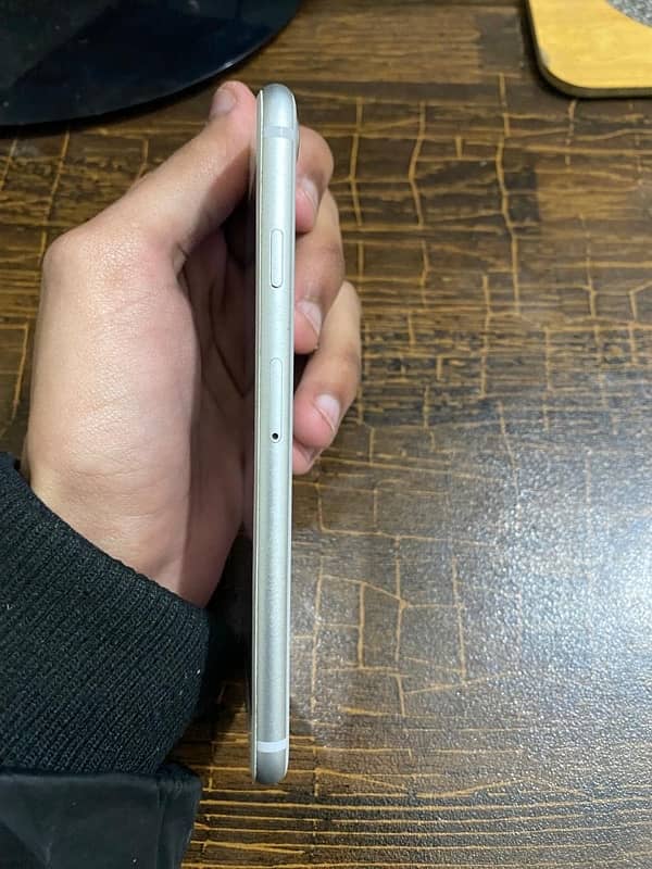 IPHONE 8 ( 256Gb , 10/10 Condition ) 4