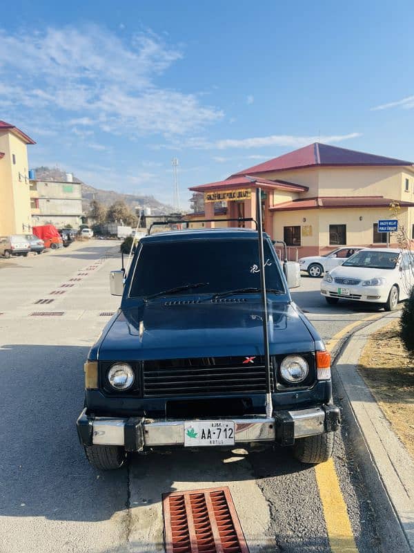 Mitsubishi Pajero 3 door 1986 1