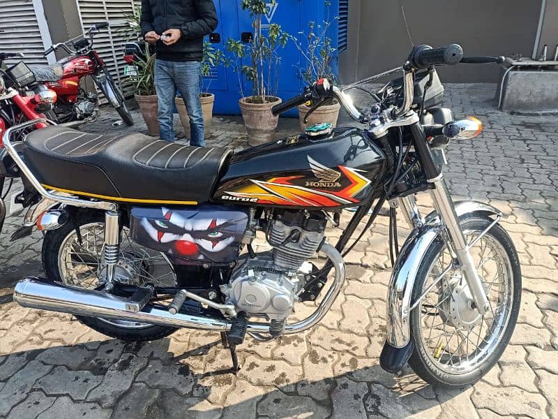 i want to sell Honda 125 new condition /03030046708 3