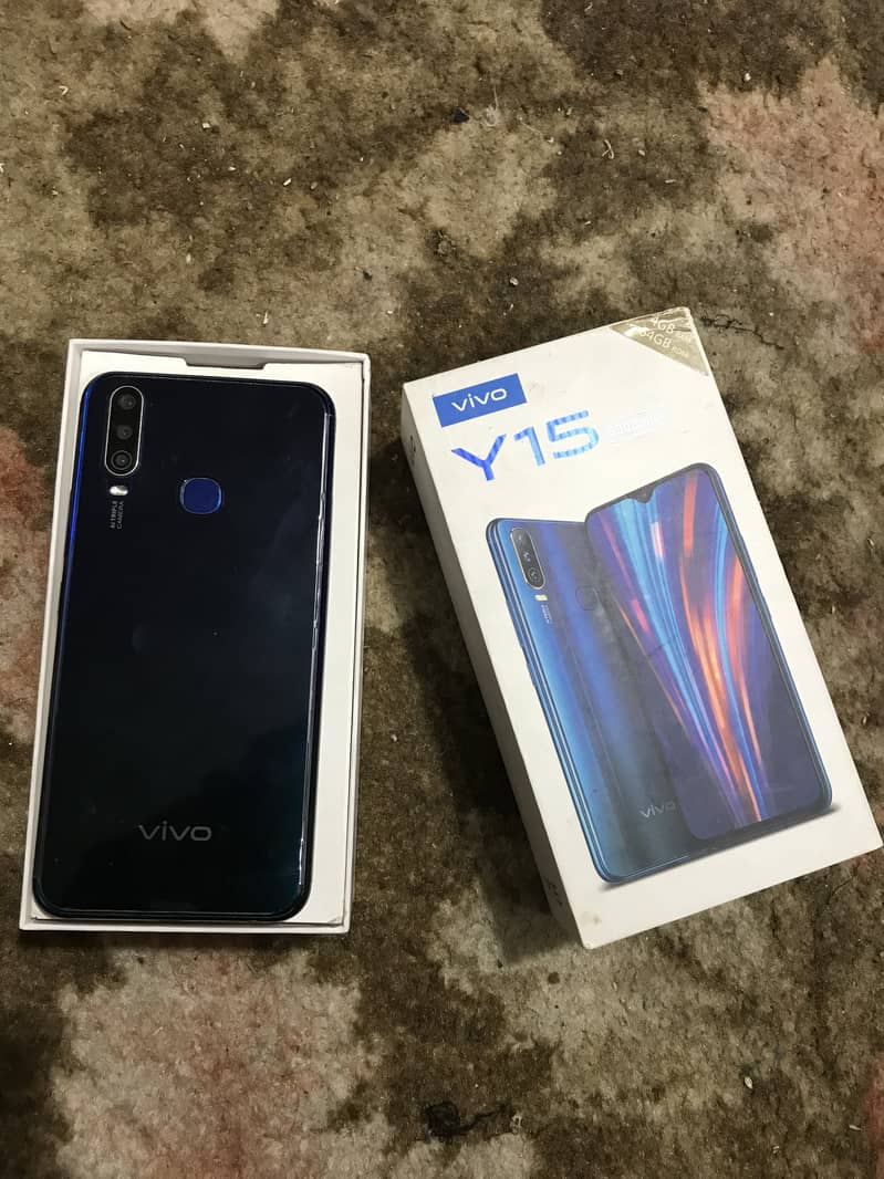 Vivo Y15 Complete Box with 2 paoch 0