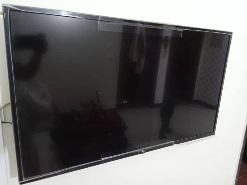 LED ITEL 40" 2