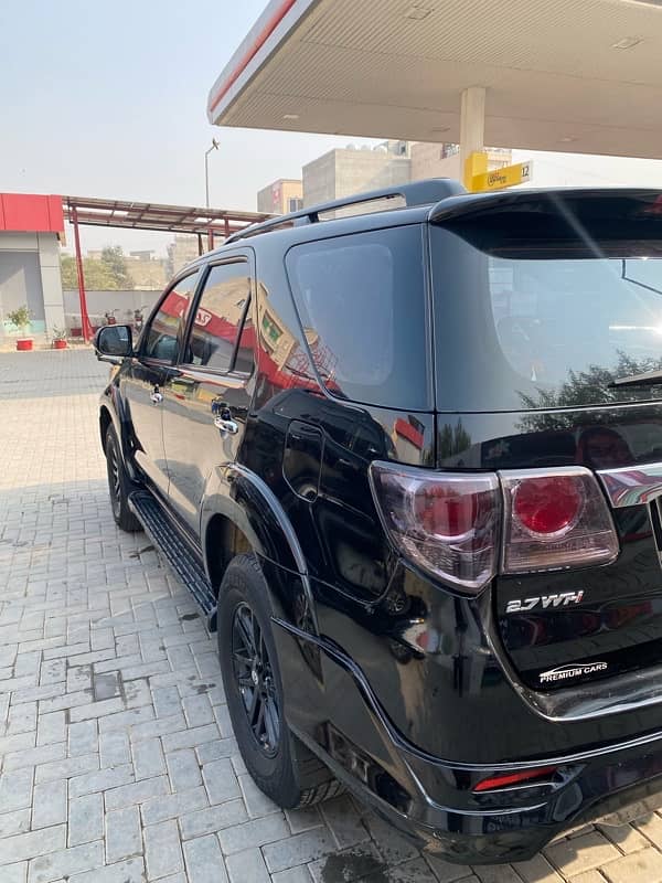 Toyota Fortuner 2013 3