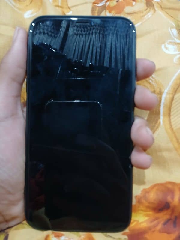 Iphone 11 factory unlock 10/10 condition 98 bh 1