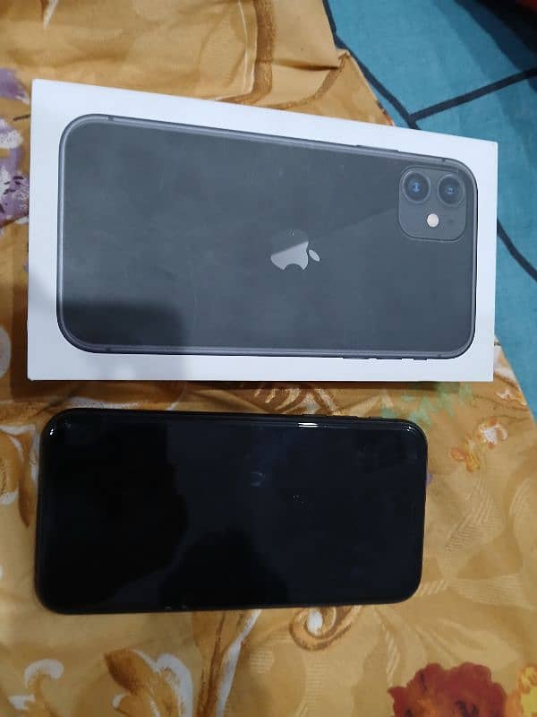 Iphone 11 factory unlock 10/10 condition 98 bh 10