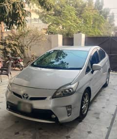 Toyota Prius 1.8 G Touring 2013 model registered 2016 Tripple Led