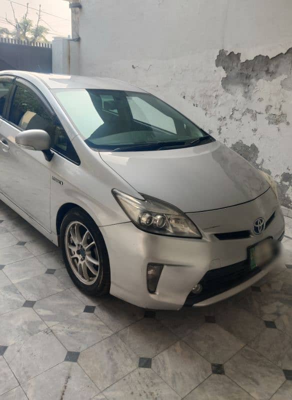 Toyota Prius 1.8 G Touring 2013 model registered 2016 Tripple Led 1