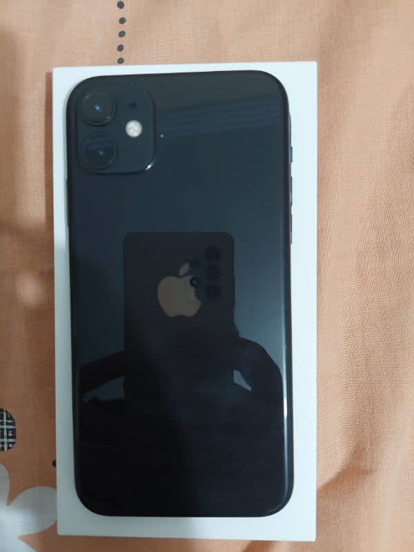 Apple iPhone 11 - Black - 64 GB - Non PTA 4