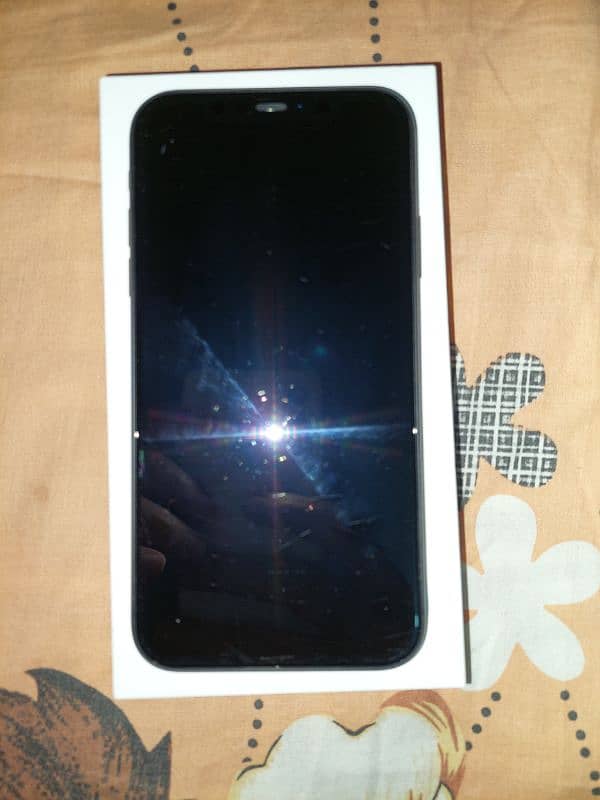 Apple iPhone 11 - Black - 64 GB - Non PTA 6