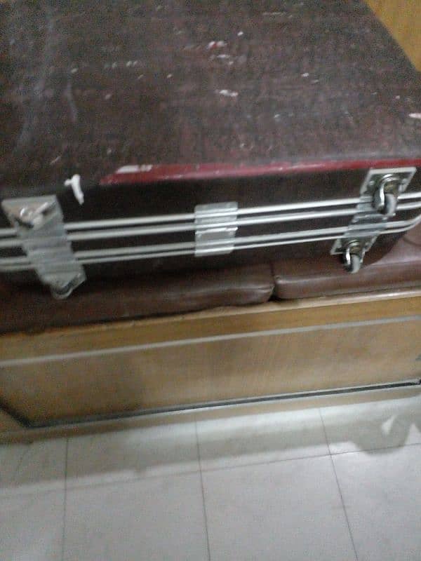 used suitcase 0