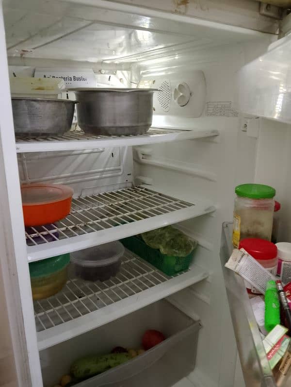 pel good condition refrigerator for sell 5