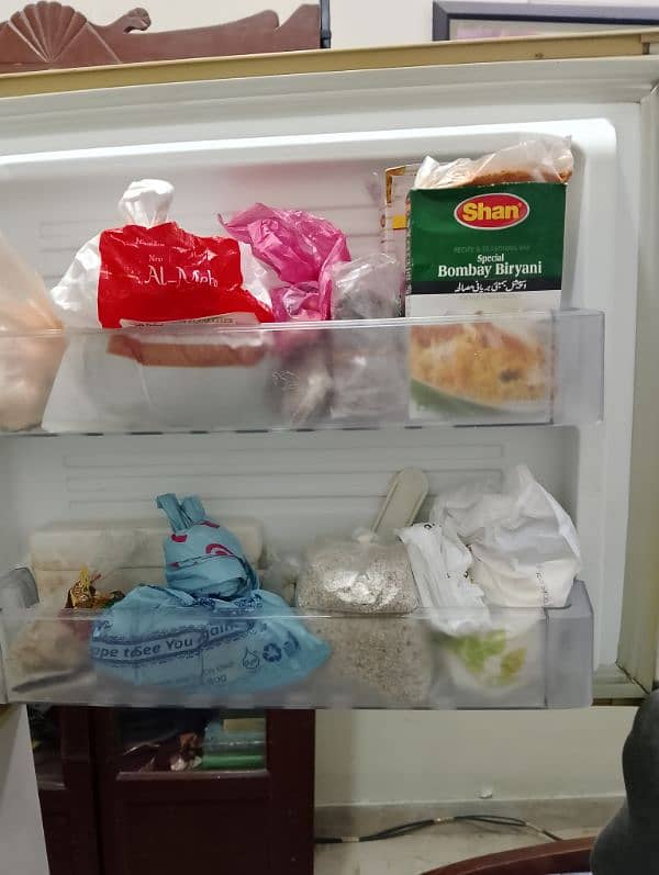 pel good condition refrigerator for sell 7