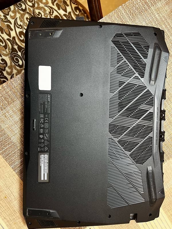 Acer Nitro 5 AN515-54 4