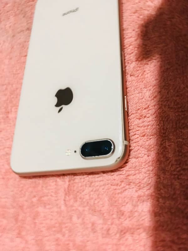 iPhone 8 Plus 64 Gb 3