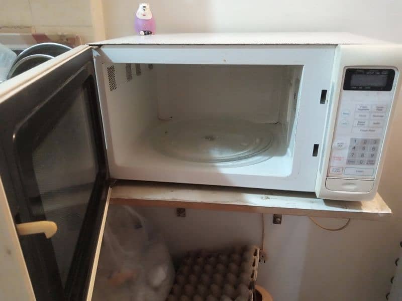 Microwave oven 2