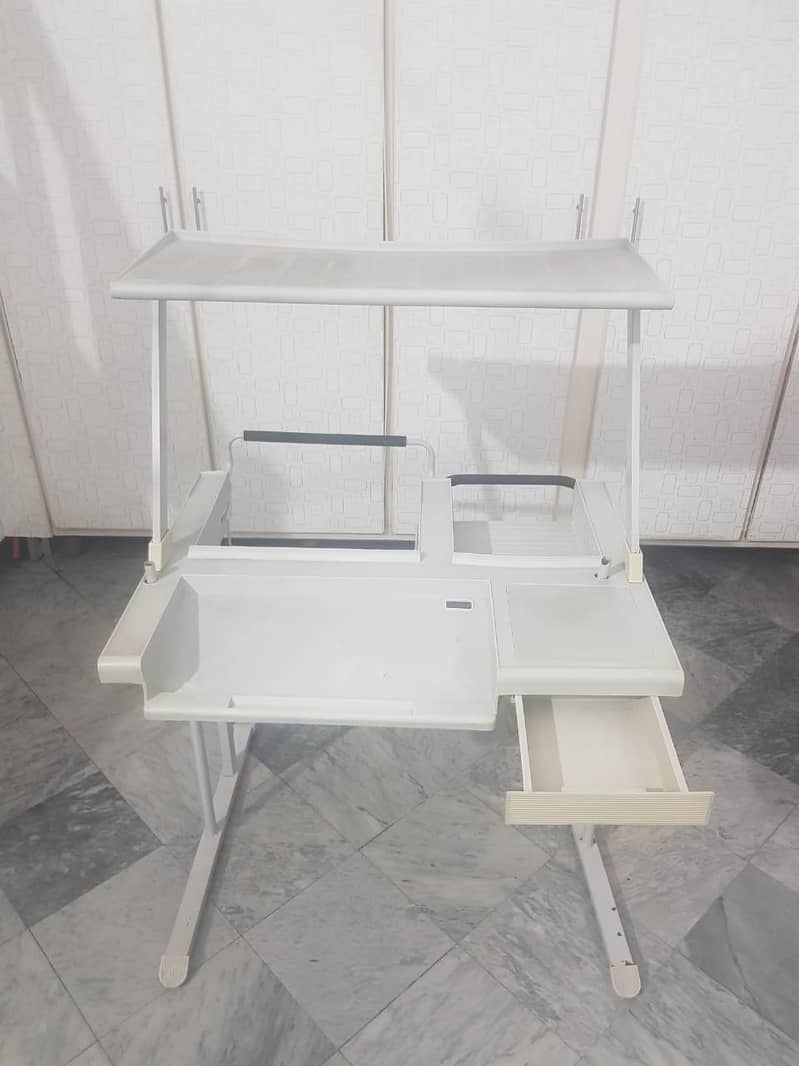 Imported Computer Table – High-Quality Plastic 3