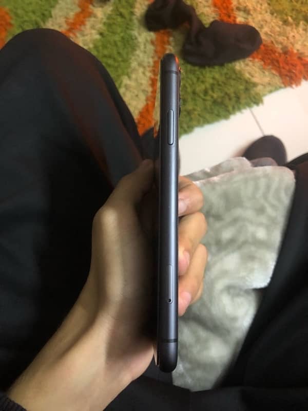 IPHONE 11 pta 4