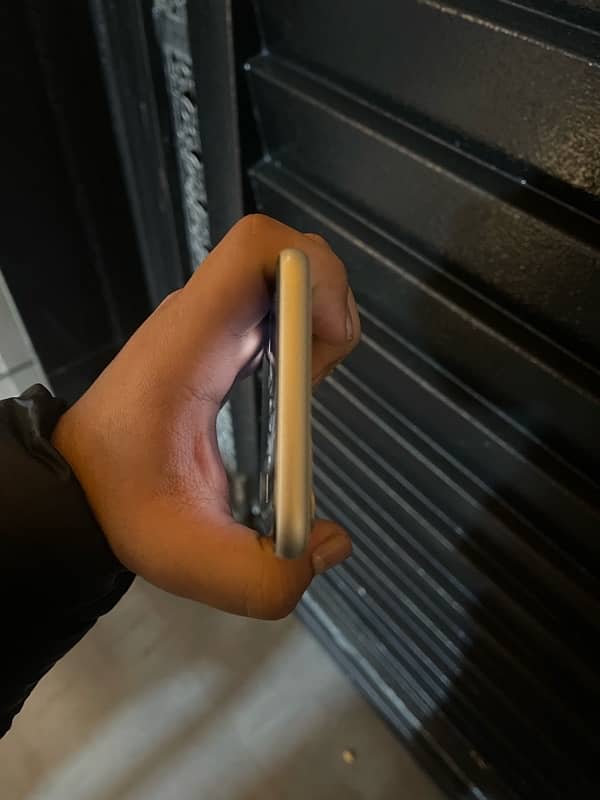 Iphone 11 128gb PTA approved 4