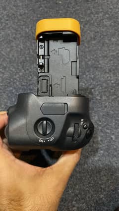 Cannon EOS R Camera Grip