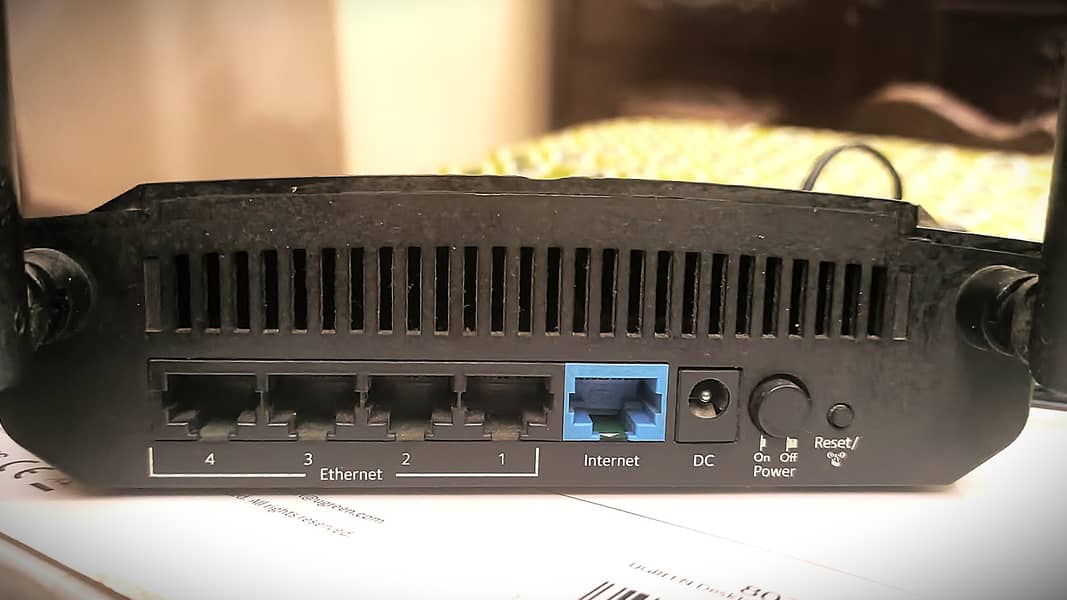 BEST OFFER… NETGEAR R6080 (AC1000) DUAL-BAND WIFI ROUTER! 7