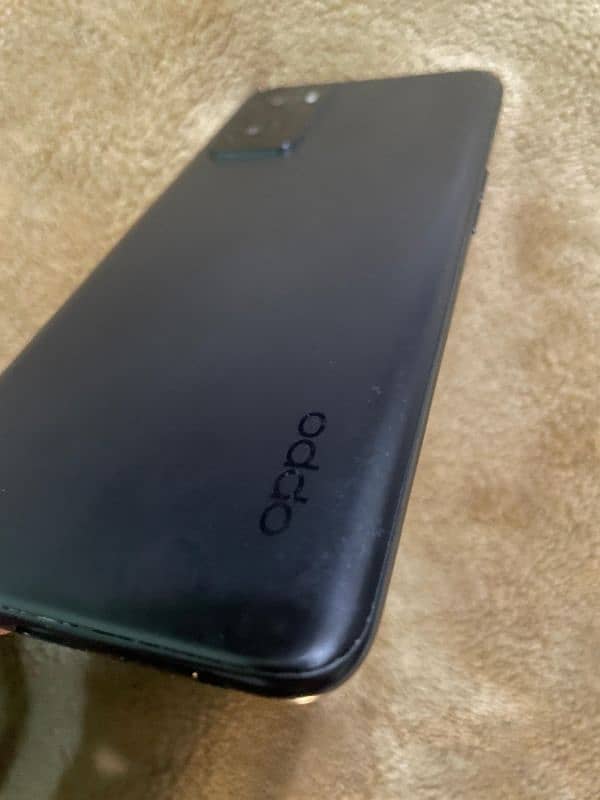 OPPO A76 1