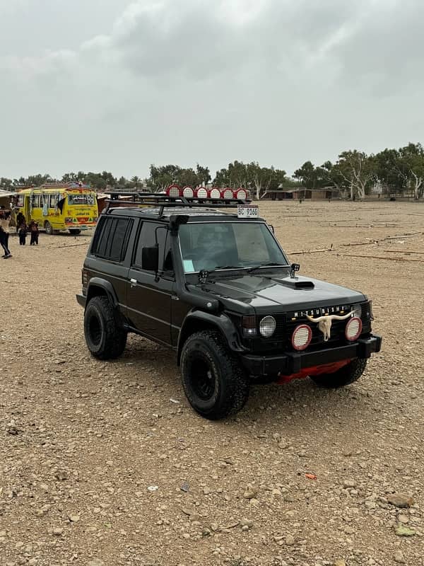 Mitsubishi Pajero 1984 15