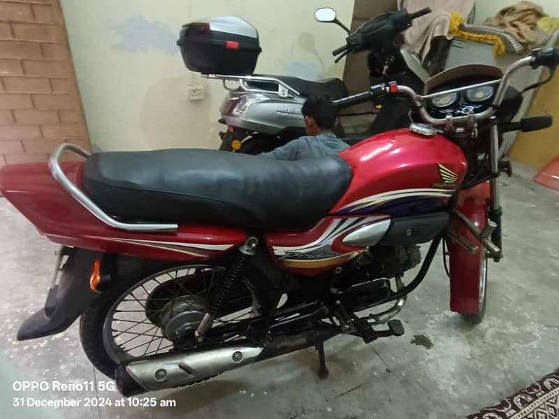 Askam O Alikum! Honda Pridor Cd 100 for sale 2014 model lahore No 2