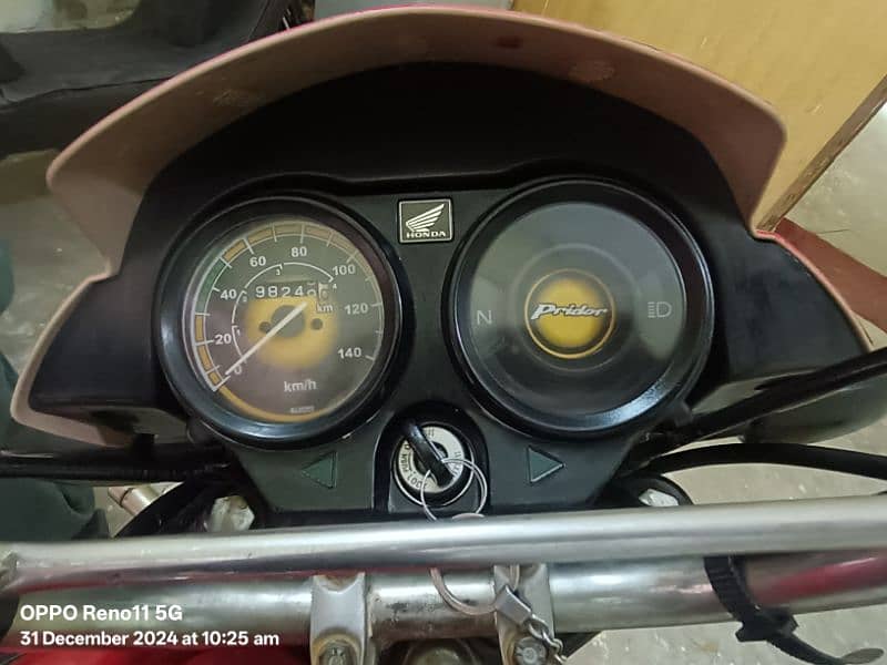 Askam O Alikum! Honda Pridor Cd 100 for sale 2014 model lahore No 3