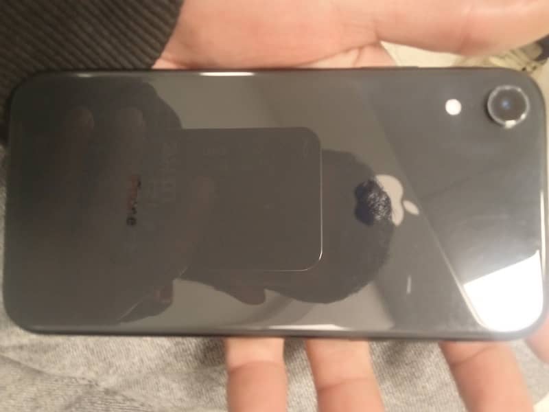 IPhone Xr fu modal 64 gb exchange possibly with android and iPhone 1