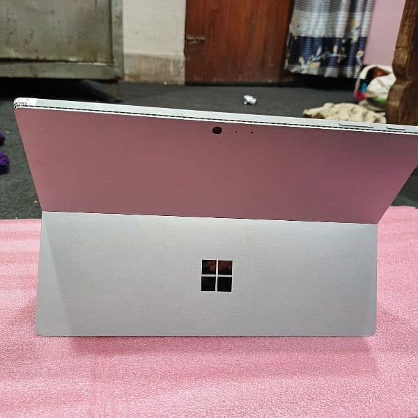 laptop Microsoft surface pro 8/256GB SSD I5 6th generation 3