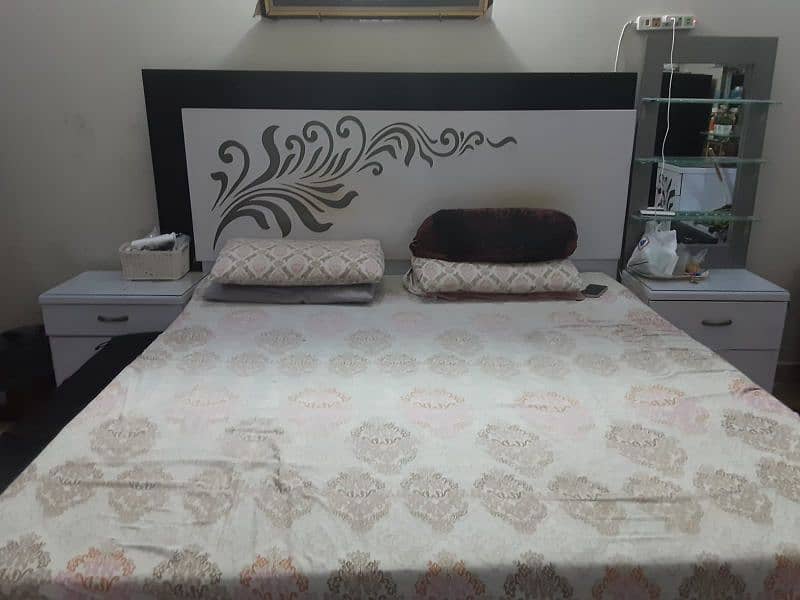 bed room set 0