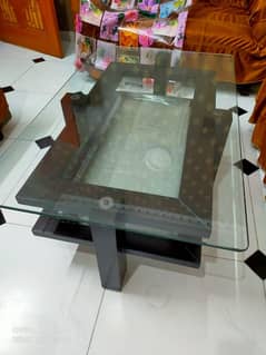 glass table good condition 03134887286