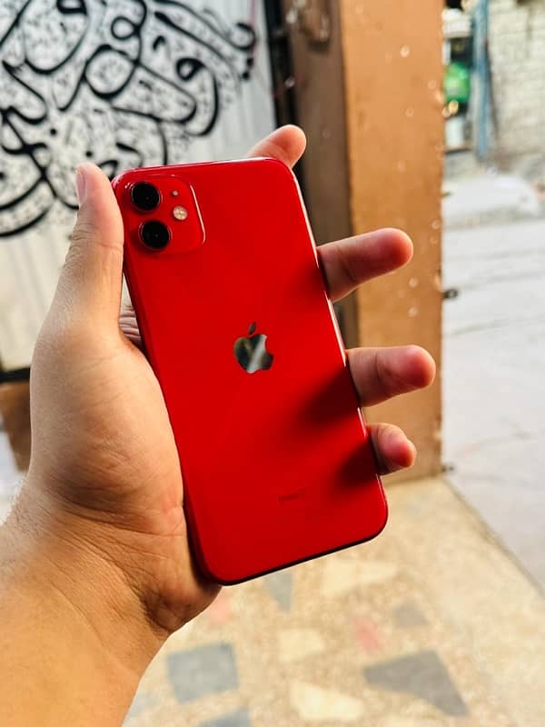 iPhone 11 with box ad original charger 0