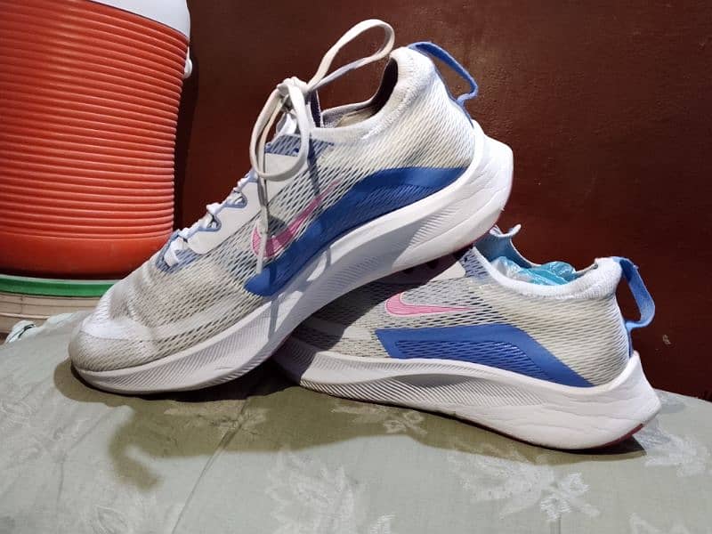 Sport shoes for sell 7