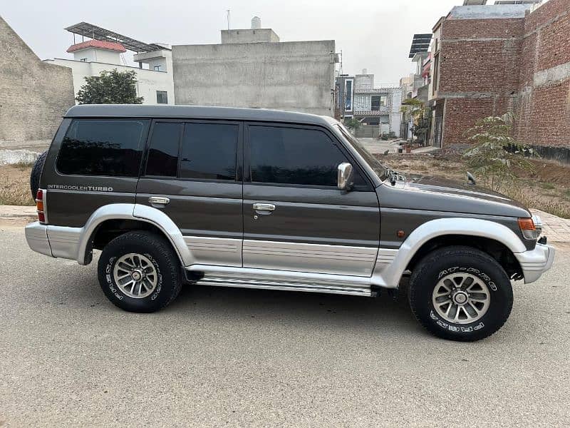 Mitsubishi Pajero 1993 4