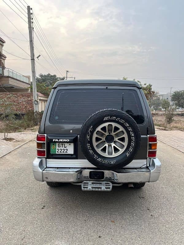 Mitsubishi Pajero 1993 6