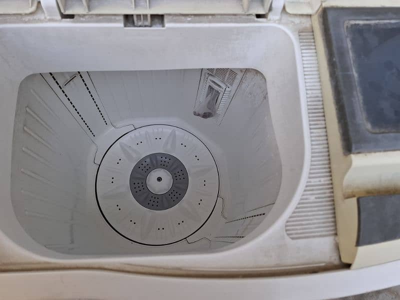 Kenwood Washing Machine with Dryer 3